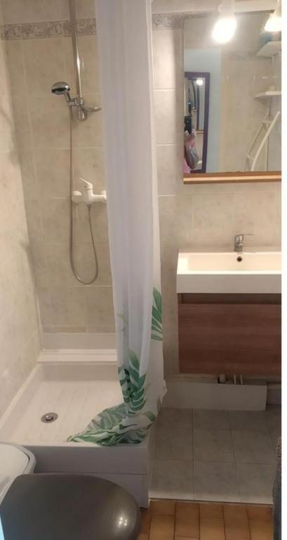 Appartement T2 Avec Piscine, Proche De La Plage Et Du Port Gruissan Exteriör bild